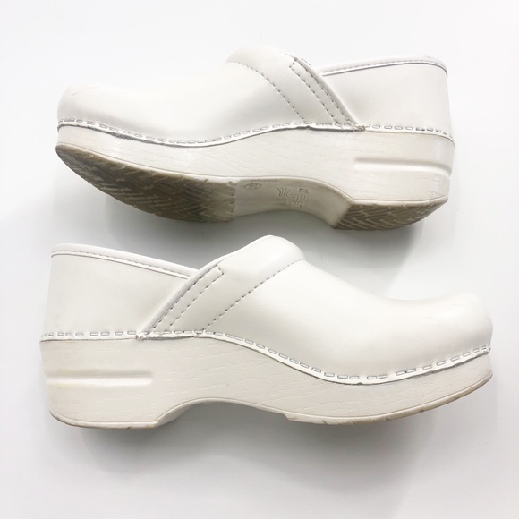 all white dansko nursing shoes